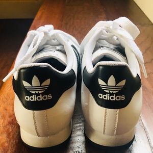 Used Adidas tennis shoes